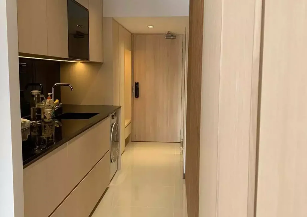 Lucky Plaza Flat 2
